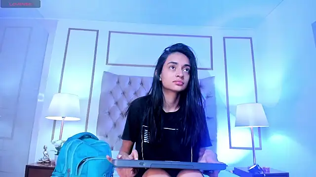 Snapshot of Leilani- chatting on 16, 9, 2025 Leilani- online show from 16, 9, 2025