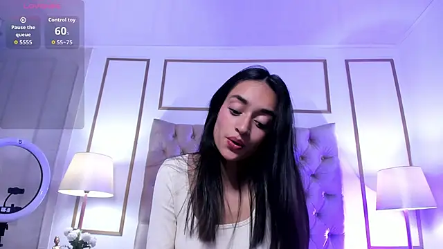 Snapshot of Leilani- chatting on 17, 9, 2025 Leilani- online show from 17, 9, 2025