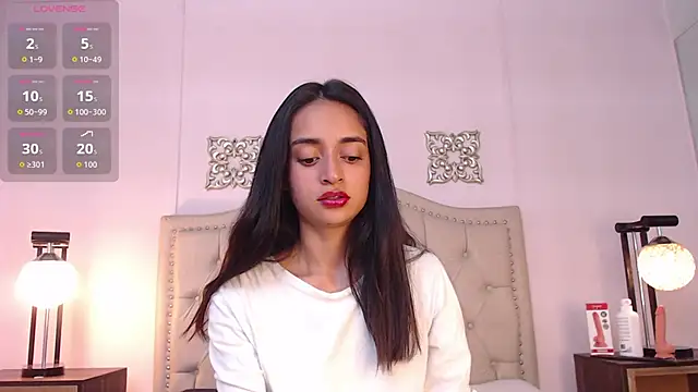 Snapshot of Leilani- chatting on 11, 10, 2025 Leilani- online show from 11, 10, 2025
