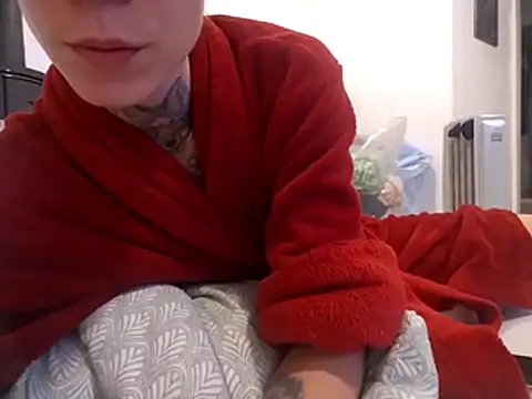 HoneySquirrel online show from 24, 10, 2025