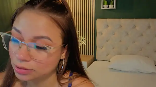 sky collinss online show from 7, 11, 2025