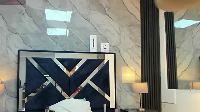 VanessaHard as online show from 15, 4, 2026