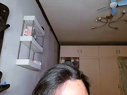 YourNikkieXxx online show from 15, 12, 2025