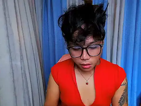 Snapshot of YourNikkieXxx chatting on 6, 7, 2026 YourNikkieXxx online show from 6, 7, 2026