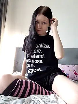 DragonFoxie online show from 19, 10, 2025