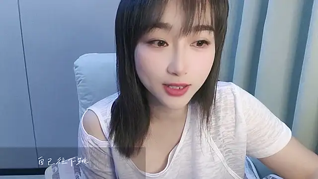 Snapshot of Honeysexy-1 chatting on 14, 10, 2025 Honeysexy-1 online show from 14, 10, 2025