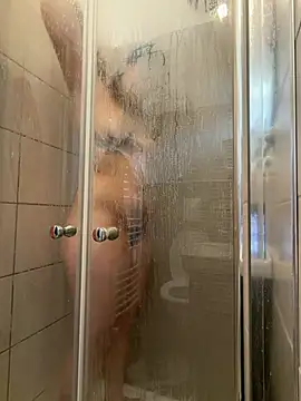 Snapshot of DreamThickCouple chatting on 7, 7, 2026 DreamThickCouple online show from 7, 7, 2026