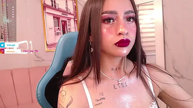 Abril Velvet a  online show from 17, 10, 2025