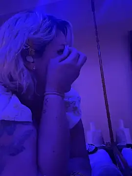 toomuchofafreak online show from 25, 3, 2026