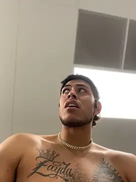 Snapshot of StrokingDaddy4 chatting on 15, 4, 2026 StrokingDaddy4 online show from 15, 4, 2026