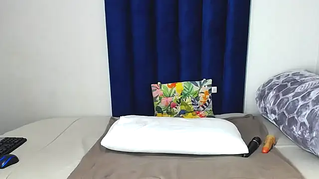 Snapshot of Pinkdollyg chatting on 24, 11, 2025 Pinkdollyg online show from 24, 11, 2025