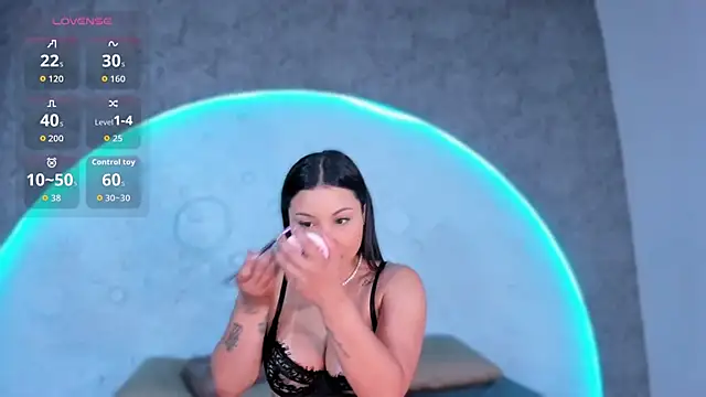 ReinaChloe online show from 28, 2, 2026