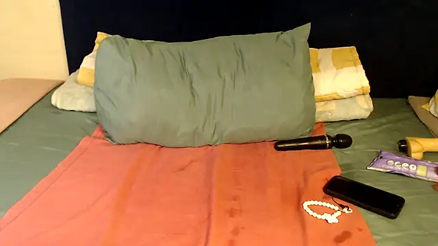 Snapshot of Sexy-Momo chatting on 18, 10, 2025 Sexy-Momo online show from 18, 10, 2025