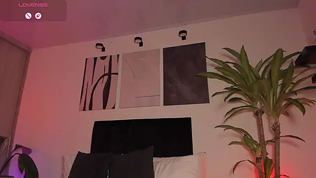 izzyvega   online show from 3, 2, 2026