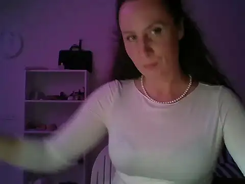 Snapshot of ALICAINWONDERLAND chatting on 6, 7, 2026 ALICAINWONDERLAND online show from 6, 7, 2026