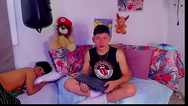 elfernh online show from 5, 10, 2025