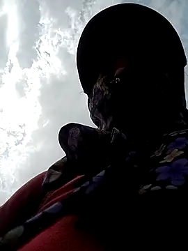 Snapshot of CoMay003 chatting on 12, 10, 2025 CoMay003 online show from 12, 10, 2025