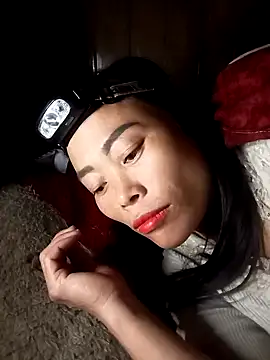 Snapshot of CoMay003 chatting on 17, 11, 2025 CoMay003 online show from 17, 11, 2025