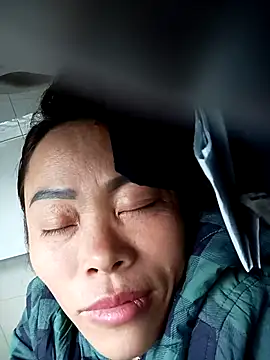 Snapshot of CoMay003 chatting on 27, 11, 2025 CoMay003 online show from 27, 11, 2025