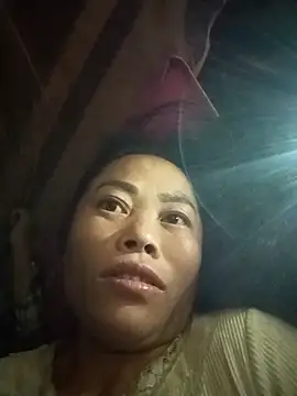 Snapshot of CoMay003 chatting on 27, 11, 2025 CoMay003 online show from 27, 11, 2025