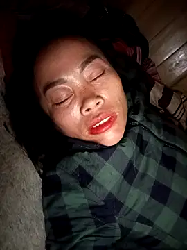 Snapshot of CoMay003 chatting on 2, 12, 2025 CoMay003 online show from 2, 12, 2025