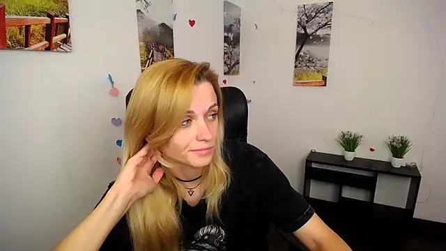 PeppyMia online show from 16, 10, 2025