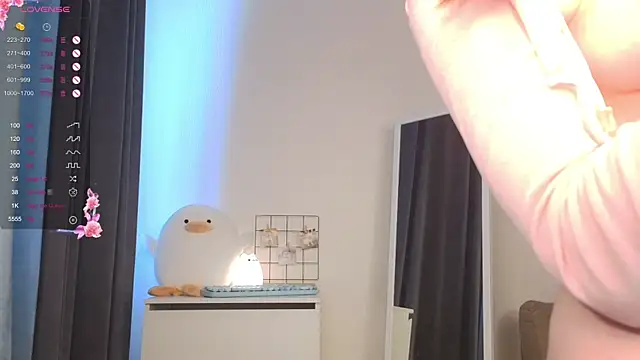 Snapshot of roxydolll chatting on 4, 6, 2026 roxydolll online show from 4, 6, 2026