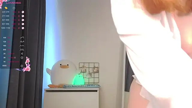 roxydolll online show from 17, 6, 2026