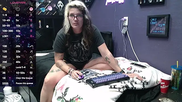 oddywithabody online show from 2, 11, 2025