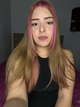Snapshot of Nahomy_cm chatting on 24, 7, 2026 Nahomy cm online show from 24, 7, 2026