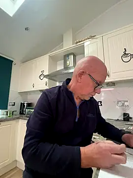 philefc online show from 4, 12, 2025