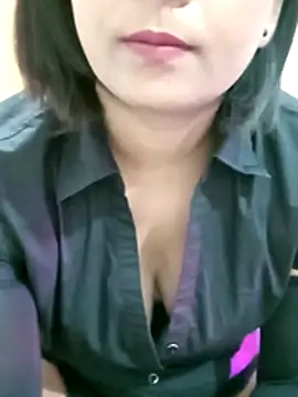 Snapshot of Queen_Kushi4 chatting on 5, 7, 2026 Queen Kushi4 online show from 5, 7, 2026