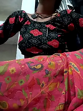 Snapshot of Juhi_chawla chatting on 12, 10, 2025 Juhi chawla online show from 12, 10, 2025