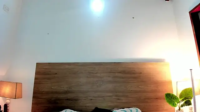 BellaNixs online show from 4, 3, 2026