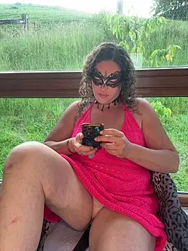 Snapshot of Nadja_Noir chatting on 5, 6, 2026 Nadja Noir online show from 5, 6, 2026