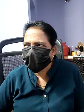 mallu-lover online show from 18, 9, 2025