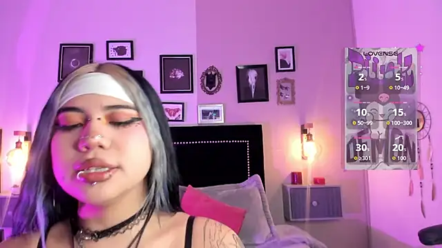 Snapshot of pinkk_deemon chatting on 17, 6, 2026 pinkk deemon online show from 17, 6, 2026