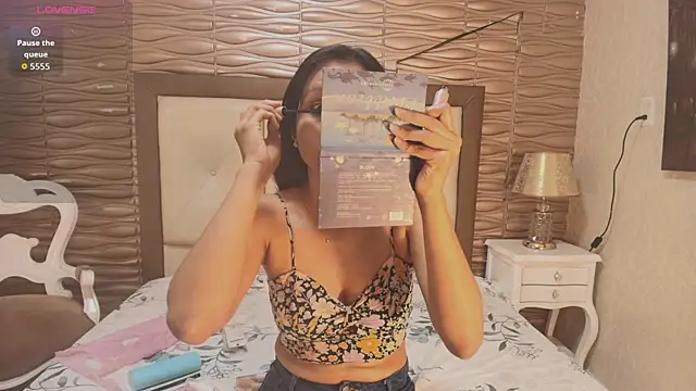 Miladiosa online show from 10, 4, 2026