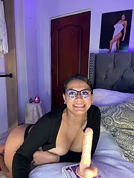 Snapshot of ema_zoe chatting on 23, 7, 2026 ema zoe online show from 23, 7, 2026