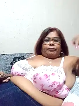Snapshot of mileesha chatting on 12, 9, 2025 mileesha online show from 12, 9, 2025