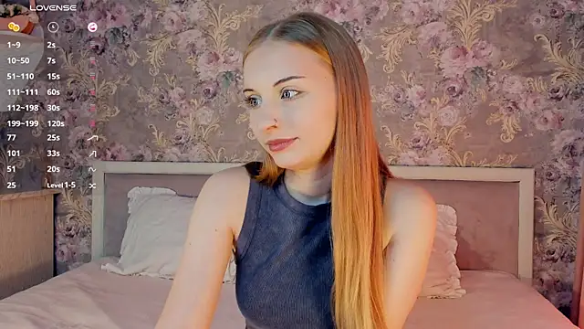 Snapshot of MagicCutie chatting on 10, 9, 2025 MagicCutie online show from 10, 9, 2025