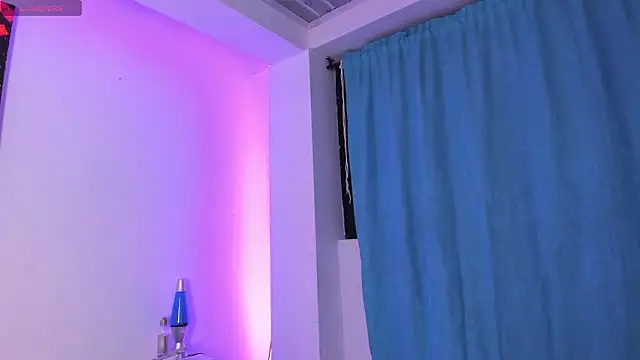 Snapshot of MiaVillalobos chatting on 3, 2, 2026 MiaVillalobos online show from 3, 2, 2026