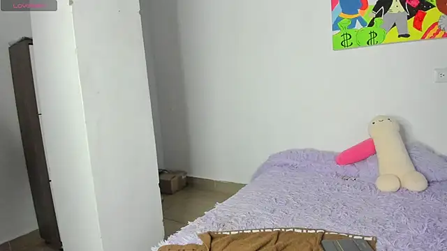 Snapshot of MiaVillalobos chatting on 4, 2, 2026 MiaVillalobos online show from 4, 2, 2026