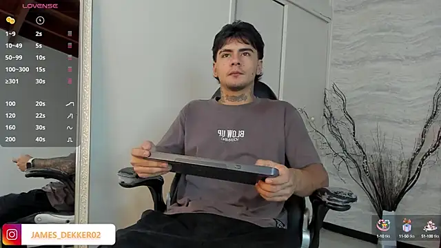 JamesDeker online show from 15, 10, 2025