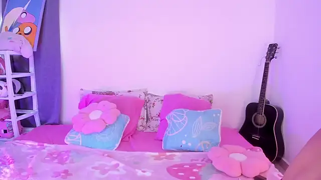 Snapshot of EmyGomezz chatting on 17, 9, 2025 EmyGomezz online show from 17, 9, 2025