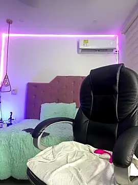 Velveet x online show from 24, 10, 2025