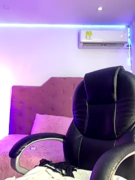 Velveet x online show from 11, 11, 2025