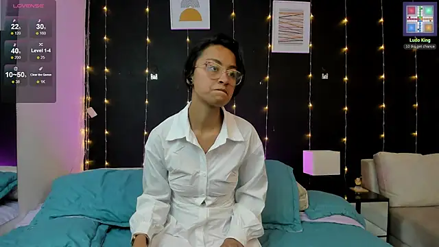 Snapshot of bravepetunia chatting on 13, 9, 2025 bravepetunia online show from 13, 9, 2025