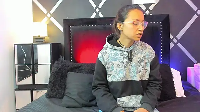 bravepetunia online show from 10, 10, 2025