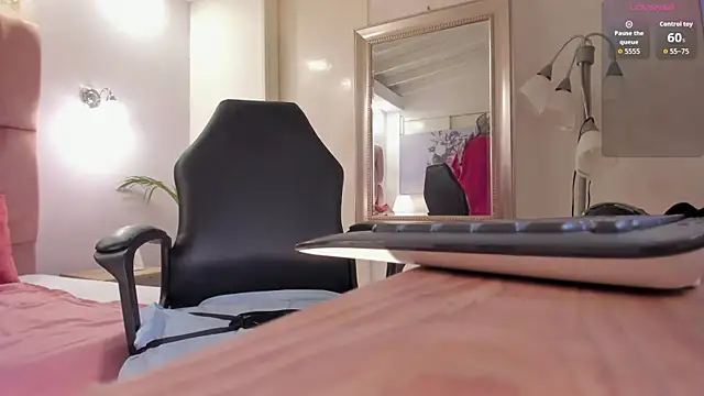 aishathornee online show from 22, 10, 2025